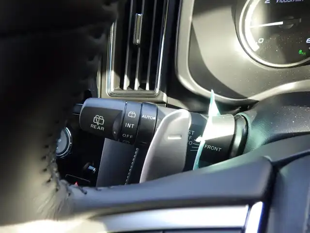 三菱 デリカＤ：５ シャモニー 千葉県 2025(令7)年 0.1千km 黒Ⅱ CHAMONIX (8人)　4WD　e-Assist/オリジナルナビ取付パッケージ＋リアモニター取付パッケージ(25/300)　ステップレス　（8人）/e-Assist/・衝突被害軽減ブレーキシステム（FCM）/・車線逸脱警報システム（LDW）/・誤発進抑制機能（前進＆後退時）（UMS）/・レーダークルーズコントロールシステム（ACC）/・オートマチックハイビーム[AHB]/エレクトリックテールゲート/両側パワースライドドア/運転席パワーシート/ハーフレザーシート/前席シートヒーター/革巻きステアリング/ステアリングスイッチ/パドルシフト/純正18インチアルミホイル/サイド/カーテンエアバッグ/キーレスオペレーションシステム