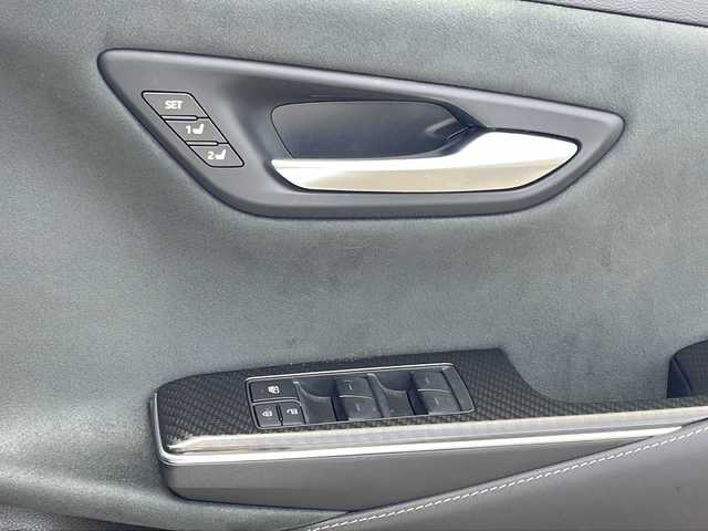 トヨタ クラウン ハイブリッド RS アドバンス 福岡県 2019(平31)年 1.5万km パール ・サンルーフ/・純正ナビ　フルセグ　DVD再生/・ハーフレザーシート/・純正１８インチアルミホイル/・純正ETC/・ヘッドアップディスププレイ/・ブラインドスポットモニター/・スマートキー/・プッシュスタートエンジン/・パワーシート/・ステアリングヒーター/・シートヒーター/・パドルシフト/・レーダークルーズコントロール