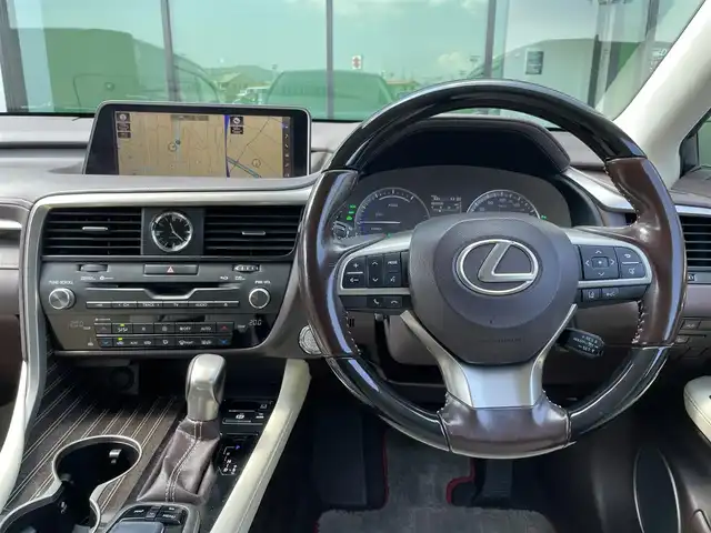 レクサス ＲＸ 450h バージョンL 香川県 2016(平28)年 6万km グラファイトブラックガラスフレーク メーカーナビ　DVD　BT　フルセグ/レザーシート/フロントパワーシート/シートヒーター/全方位カメラ/パワーバックドア/クリアランスソナー/BSM/HUD/レーンキープアシスト/プリクラッシュセーフティ/レーダークルーズコントロール/電子パーキング/LEDオートライト/オートハイビーム/純正20インチAW/ステアリングリモコン/横滑り防止装置/フォグ