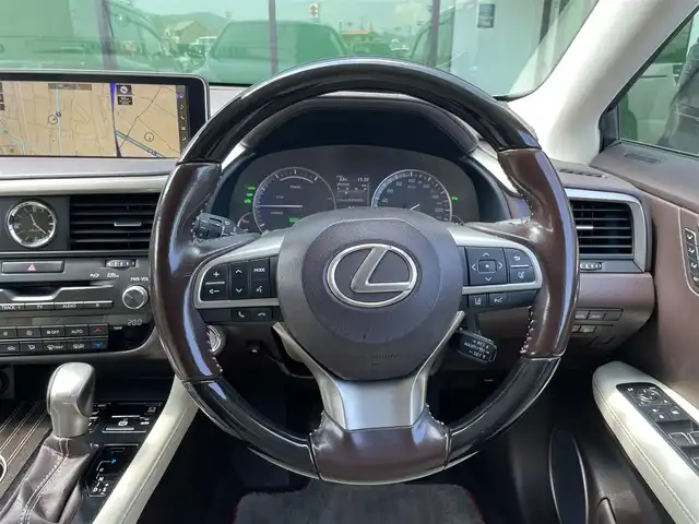 レクサス ＲＸ 450h バージョンL 香川県 2016(平28)年 6万km グラファイトブラックガラスフレーク メーカーナビ　DVD　BT　フルセグ/レザーシート/フロントパワーシート/シートヒーター/全方位カメラ/パワーバックドア/クリアランスソナー/BSM/HUD/レーンキープアシスト/プリクラッシュセーフティ/レーダークルーズコントロール/電子パーキング/LEDオートライト/オートハイビーム/純正20インチAW/ステアリングリモコン/横滑り防止装置/フォグ