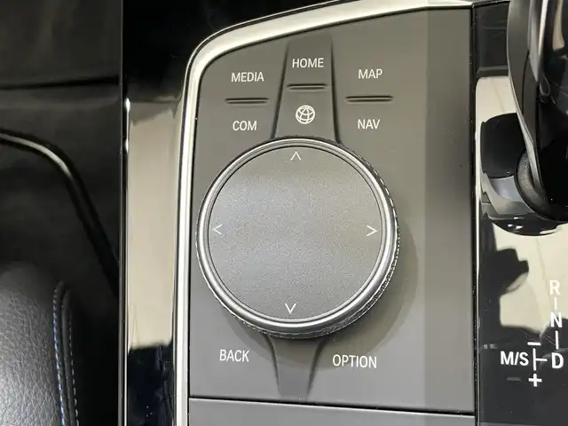 ＢＭＷ １１８ｄ Mスポーツ EDジョイ+ 岩手県 2020(令2)年 3.7万km ミネラルグレー ディーゼルターボ/8速AT/衝突回避・被害軽減ブレーキ/レーンアシスト/パーキングアシスト/コーナーセンサー/ダイナミックスタビリティアシスト/ダイナミックトラクションコントロール/可変スピードリミッター/クロストラフィックウォーニング/ワイヤレスチャージング/運転席メモリ機能付きパワーシート/10.25インチナビ/バックカメラ/ドライブレコーダー/ETC/LEDヘッドライト/フロント・リヤフォグランプ/純正18インチアルミホイール