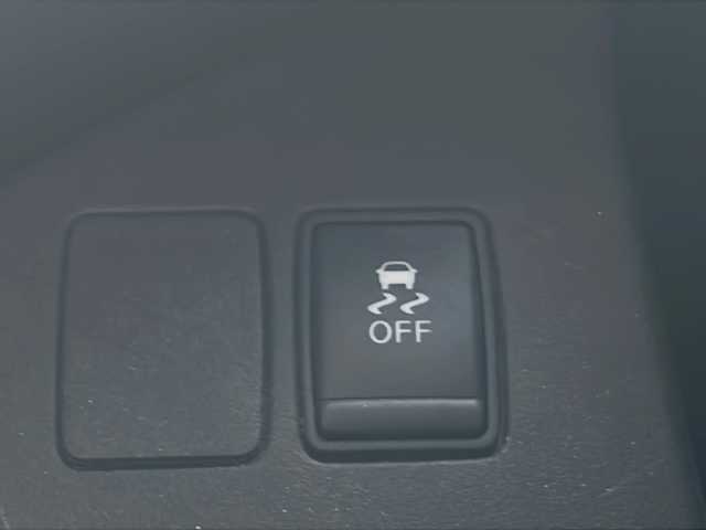 日産 セレナ 20S 岩手県 2016(平28)年 4.6万km ホワイト 純正SDナビ/フルセグTV/バックカメラ/ETC/ドライブレコーダー/両側スライドドア/衝突被害軽減ブレーキ/レーンキープアシスト/横滑り防止装置/アイドリングストップ/オートライト/プッシュスタート/電動格納ミラー/ドアバイザー/保証書/取扱説明書