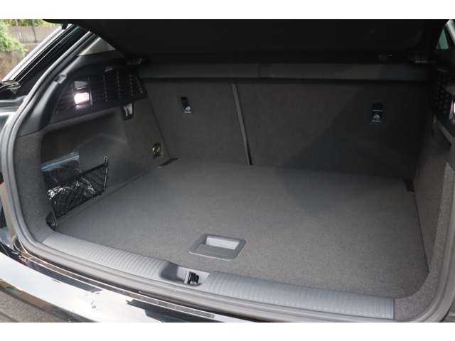 アウディ Ｑ２ 30TFSIスポーツ 大分県 2020(令2)年 3.1万km 黒 ワンオーナー/Audiプレセンス/アダプティブクルーズコントロール/純正ナビ/ＣａｒＰｌａｙ/地デジ/Bluetooth/ＵＳＢ/ＣＤ／ＤＶＤ/バックカメラ/シートヒーター/ＬＥＤヘッドライト/オートハイビーム/純正１７インチＡＷ/ＥＴＣ/純正ドライブレコーダー