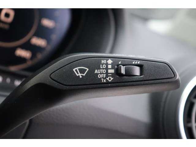 アウディ Ｑ２ 30TFSIスポーツ 大分県 2020(令2)年 3.1万km 黒 ワンオーナー/Audiプレセンス/アダプティブクルーズコントロール/純正ナビ/ＣａｒＰｌａｙ/地デジ/Bluetooth/ＵＳＢ/ＣＤ／ＤＶＤ/バックカメラ/シートヒーター/ＬＥＤヘッドライト/オートハイビーム/純正１７インチＡＷ/ＥＴＣ/純正ドライブレコーダー