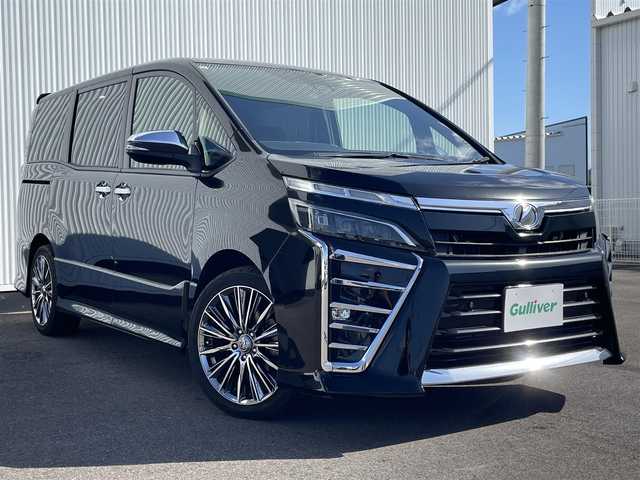 トヨタ ヴォクシー ZS 煌Ⅱ 福岡県 2019(令1)年 8万km ブラック アルパインナビ・TV/フルセグ/DVD再生OK/Bluetooth接続/ETC/LEDヘッドライト/フォグ/オートライト/両側電動スライドドア/純正フロアマット/バックカメラ/社外18インチAW/USB・HDM端子/ドライブレコーダー/コーナーセンサー/電格ミラー/ミラーウィンカー/オートエアコン/Bドアイージークローザー