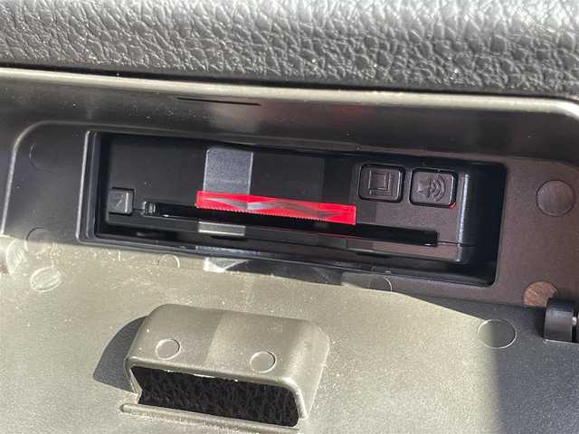 トヨタ ヴォクシー ZS 煌Ⅱ 福岡県 2019(令1)年 8万km ブラック アルパインナビ・TV/フルセグ/DVD再生OK/Bluetooth接続/ETC/LEDヘッドライト/フォグ/オートライト/両側電動スライドドア/純正フロアマット/バックカメラ/社外18インチAW/USB・HDM端子/ドライブレコーダー/コーナーセンサー/電格ミラー/ミラーウィンカー/オートエアコン/Bドアイージークローザー