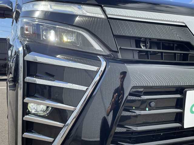 トヨタ ヴォクシー ZS 煌Ⅱ 福岡県 2019(令1)年 8万km ブラック アルパインナビ・TV/フルセグ/DVD再生OK/Bluetooth接続/ETC/LEDヘッドライト/フォグ/オートライト/両側電動スライドドア/純正フロアマット/バックカメラ/社外18インチAW/USB・HDM端子/ドライブレコーダー/コーナーセンサー/電格ミラー/ミラーウィンカー/オートエアコン/Bドアイージークローザー