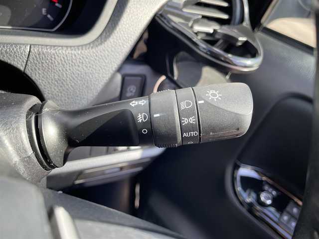 トヨタ ヴォクシー ZS 煌Ⅱ 福岡県 2019(令1)年 8万km ブラック アルパインナビ・TV/フルセグ/DVD再生OK/Bluetooth接続/ETC/LEDヘッドライト/フォグ/オートライト/両側電動スライドドア/純正フロアマット/バックカメラ/社外18インチAW/USB・HDM端子/ドライブレコーダー/コーナーセンサー/電格ミラー/ミラーウィンカー/オートエアコン/Bドアイージークローザー