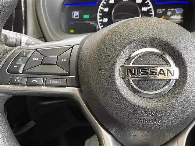 日産 ノート e－パワーX FOUR Vセレ 岩手県 2020(令2)年 4.6万km インペリアルアンバーP ワンオーナー/４WD/アラウンドビューモニター/エマージェンシーブレーキ/レーンアシスト/前後ソナー/ハイビームアシスト/インテリジェントルームミラー/ヒルスタートアシスト/横滑り防止装置/純正ナビ/ステアリングスイッチ/フルセグTV/ドライブレコーダー/LEDヘッドライト/純正１５インチアルミホイール/エンジンスターター/車両接近通報装置/オートエアコン