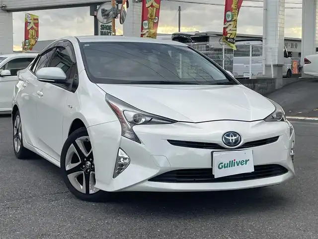 トヨタ プリウス S ツーリングセレクション 群馬県 2016(平28)年 5万km ホワイトパールクリスタルシャイン 純正SDナビ、地デジ、Bluetooth、CD、DVD/　（DSZT-YC4T）/バックカメラ/プリクラッシュセーフティ/レーダークルーズコントロール/革巻きステア/LEDヘッドライト/ビルトインETC/スマートキー×１/合皮シート/前席シートヒーター/ウインカーミラー/ドアバイザー/純正ドライブレコーダー（前方録画）/TVキャンセラー/オートマチックハイビーム/W・サイド・カーテンエアバッグ/整備手帳、取説