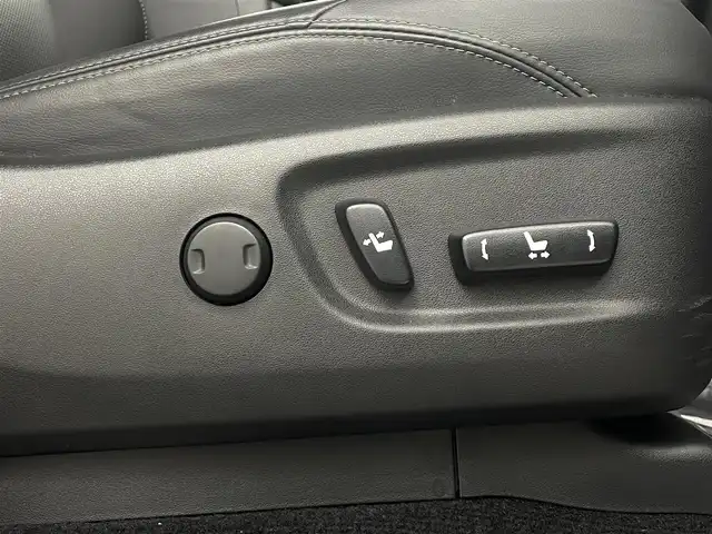 トヨタ ランドクルーザー プラド TX Lパッケージ マットブラED 埼玉県 2023(令5)年 1万km ブラック サンルーフ　純正９型ナビ　温シート　ＥＴＣ　Ｂカメラ　ＬＥＤヘッドライト　エアシート　レザーシート　追従走行　パワーシート　前後ドライブレコーダー　フルセグＴＶ　ＭＴモード付ＡＴ　衝突被害軽減