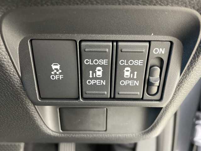 ホンダ フリード ハイブリット e:HEV AIR EX 群馬県 2025(令7)年 0.1千km メテオロイドグレーメタリック 禁煙車　バックカメラ　純正メモリナビ　アダプティブクルーズコントロール　横滑り防止装置　衝突被害軽減システム　両側パワースライドドア　前後コーナーセンサー　シートヒーター　LEDライト　オートライト