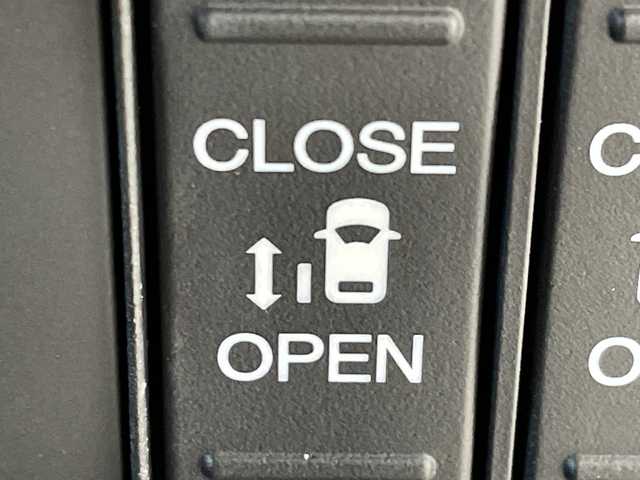 ホンダ フリード ハイブリット e:HEV AIR EX 群馬県 2025(令7)年 0.1千km メテオロイドグレーメタリック 禁煙車　バックカメラ　純正メモリナビ　アダプティブクルーズコントロール　横滑り防止装置　衝突被害軽減システム　両側パワースライドドア　前後コーナーセンサー　シートヒーター　LEDライト　オートライト