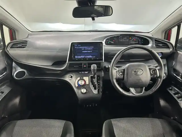 トヨタ シエンタ ハイブリッド G セーフティエディションⅡ 愛知県 2021(令3)年 4.3万km センシュアルレッドマイカ 純正９インチナビ　/(Bluetooth/フルセグTV/SD/FM/SM/CD・DVD再生）/純正１２インチフリップダウンモニター　/トヨタセーフティセンス/　　-プリクラッシュセーフティ/　　-レーンディパーチャーアラート/　　-オートマチックハイビーム　/両側パワースライドドア　/シートヒーター　/ビルトインＥＴＣ　/バックカメラ　/ステアリングヒーター　/クルーズコントロール　/ＬＥＤヘッドライト/LEDフォグランプ/USB接続/純正フロアマット