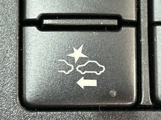 トヨタ シエンタ ハイブリッド G セーフティエディションⅡ 愛知県 2021(令3)年 4.3万km センシュアルレッドマイカ 純正９インチナビ　/(Bluetooth/フルセグTV/SD/FM/SM/CD・DVD再生）/純正１２インチフリップダウンモニター　/トヨタセーフティセンス/　　-プリクラッシュセーフティ/　　-レーンディパーチャーアラート/　　-オートマチックハイビーム　/両側パワースライドドア　/シートヒーター　/ビルトインＥＴＣ　/バックカメラ　/ステアリングヒーター　/クルーズコントロール　/ＬＥＤヘッドライト/LEDフォグランプ/USB接続/純正フロアマット