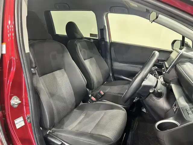 トヨタ シエンタ ハイブリッド G セーフティエディションⅡ 愛知県 2021(令3)年 4.3万km センシュアルレッドマイカ 純正９インチナビ　/(Bluetooth/フルセグTV/SD/FM/SM/CD・DVD再生）/純正１２インチフリップダウンモニター　/トヨタセーフティセンス/　　-プリクラッシュセーフティ/　　-レーンディパーチャーアラート/　　-オートマチックハイビーム　/両側パワースライドドア　/シートヒーター　/ビルトインＥＴＣ　/バックカメラ　/ステアリングヒーター　/クルーズコントロール　/ＬＥＤヘッドライト/LEDフォグランプ/USB接続/純正フロアマット