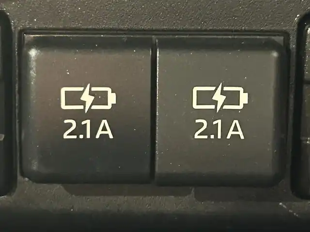 トヨタ シエンタ ハイブリッド G セーフティエディションⅡ 愛知県 2021(令3)年 4.3万km センシュアルレッドマイカ 純正９インチナビ　/(Bluetooth/フルセグTV/SD/FM/SM/CD・DVD再生）/純正１２インチフリップダウンモニター　/トヨタセーフティセンス/　　-プリクラッシュセーフティ/　　-レーンディパーチャーアラート/　　-オートマチックハイビーム　/両側パワースライドドア　/シートヒーター　/ビルトインＥＴＣ　/バックカメラ　/ステアリングヒーター　/クルーズコントロール　/ＬＥＤヘッドライト/LEDフォグランプ/USB接続/純正フロアマット