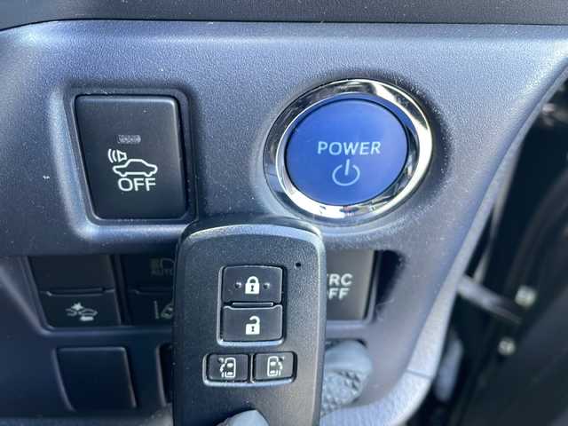 トヨタ ヴォクシー ハイブリッド ZS 三重県 2016(平28)年 13.5万km ブラック ALPINE10型ナビ/ALPINE12.8型フリップダウンモニター/バックカメラ/フルセグTV/前後ドラレコ/ETC/HDMI/USB入力/ステアリングスイッチ/レーンキープアシスト/衝突被害軽減システム/LEDヘッドライト/オートハイビーム/リアサンシェード/オートリトラミラー