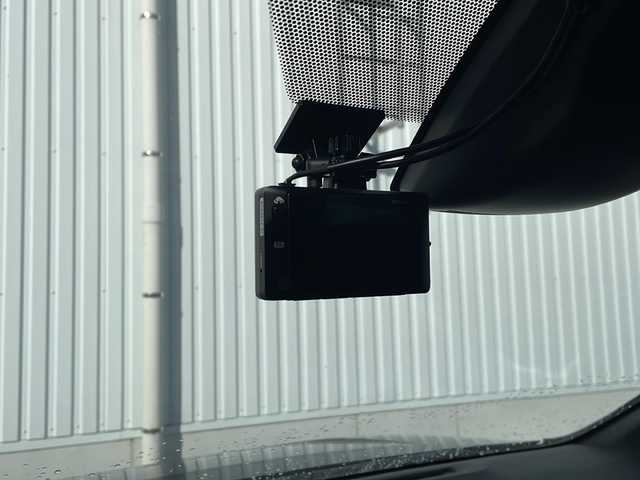 トヨタ ヴォクシー ハイブリッド ZS 三重県 2016(平28)年 13.5万km ブラック ALPINE10型ナビ/ALPINE12.8型フリップダウンモニター/バックカメラ/フルセグTV/前後ドラレコ/ETC/HDMI/USB入力/ステアリングスイッチ/レーンキープアシスト/衝突被害軽減システム/LEDヘッドライト/オートハイビーム/リアサンシェード/オートリトラミラー