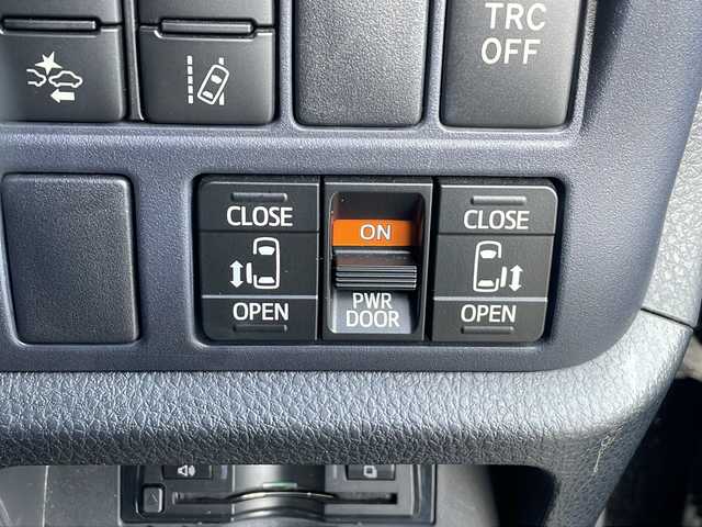 トヨタ ヴォクシー ハイブリッド ZS 三重県 2016(平28)年 13.5万km ブラック ALPINE10型ナビ/ALPINE12.8型フリップダウンモニター/バックカメラ/フルセグTV/前後ドラレコ/ETC/HDMI/USB入力/ステアリングスイッチ/レーンキープアシスト/衝突被害軽減システム/LEDヘッドライト/オートハイビーム/リアサンシェード/オートリトラミラー