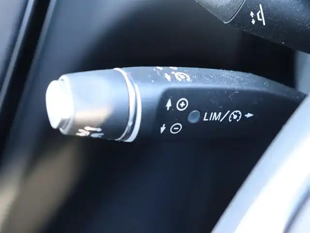 メルセデス・ベンツ Ｃ２００ ワゴン スポーツ 宮城県 2017(平29)年 6.9万km オブシディアンブラック レーダーセーフティＰＫＧ　/純正ナビ【ＢＴ／ＣＤ／ＤＶＤ／フルセグＴＶ】/ヘッドアップディスプレイ　/アダプティブクルーズコントロール　/ステアリングアシスト/レーンキープアシスト/パワーテールゲート/パドルシフト　/バックカメラ　/エアサス　/レザーシート/前席シートヒーター　/前席パワーシート/運転席メモリー付き/アンビエントライト/ルーフレール/キーレスゴー/純正18インチAW/LEDヘッドライト/禁煙車