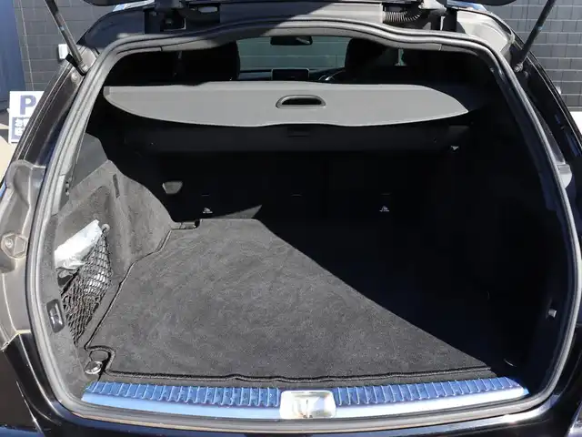 メルセデス・ベンツ Ｃ２００ ワゴン スポーツ 宮城県 2017(平29)年 6.9万km オブシディアンブラック レーダーセーフティＰＫＧ　/純正ナビ【ＢＴ／ＣＤ／ＤＶＤ／フルセグＴＶ】/ヘッドアップディスプレイ　/アダプティブクルーズコントロール　/ステアリングアシスト/レーンキープアシスト/パワーテールゲート/パドルシフト　/バックカメラ　/エアサス　/レザーシート/前席シートヒーター　/前席パワーシート/運転席メモリー付き/アンビエントライト/ルーフレール/キーレスゴー/純正18インチAW/LEDヘッドライト/禁煙車