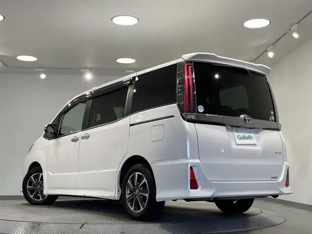 トヨタ ノア Si ダブルバイビー 愛知県 2017(平29)年 4.4万km ホワイトパールクリスタルシャイン 純正9型SDナビ(フルセグTV/CD/DVD/)/バックモニター/トヨタセーフティセンス/　　-プリクラッシュセーフティー/　　-レーンディパーチャーアラート/　　-オートマチックハイビーム/純正フリップダウンモニター/ドライブレコーダー/オートクルーズコントロール/両側パワースライドドア/ビルトインETC/純正LEDヘッドライト/フォグランプ/USBポート/ハーフレザーシート