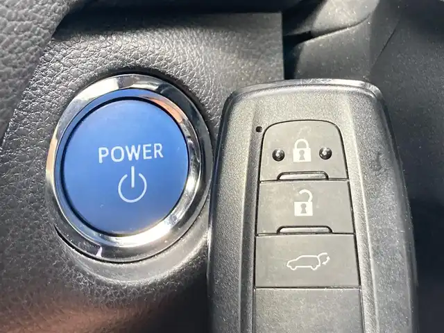 トヨタ ＲＡＶ４ アドベンチャー 静岡県 2022(令4)年 4.5万km センシュアルレッドマイカ 4WD/純正9型ディスプレイオーディオ/・Bluetooth/AM/FM/・AppleCarPlay/AndroidAuto対応/ハンズフリーパワーバックドア/バックカメラ/ビルトインETC/純正ドライブレコーダー/レーダークルーズコントロール/セーフティセンス/・プリクラッシュセーフティ/・レーントレーシングアシストポート/・オートマチックハイビーム/・ロードサインアシスト/ブラインドスポットモニター/LEDヘッドランプ/本革巻きステアリング/ステアリングヒーター/合皮スポーティシート/前席快適温熱シート/運転席シートポジションメモリー/純正19インチアルミホイール/ヴェルバスポルトII18インチAWスタッドレス積込/スマートエントリー/スタートシステム/禁煙車