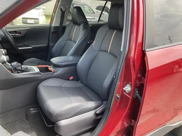 トヨタ ＲＡＶ４ アドベンチャー 静岡県 2022(令4)年 4.5万km センシュアルレッドマイカ 4WD/純正9型ディスプレイオーディオ/・Bluetooth/AM/FM/・AppleCarPlay/AndroidAuto対応/ハンズフリーパワーバックドア/バックカメラ/ビルトインETC/純正ドライブレコーダー/レーダークルーズコントロール/セーフティセンス/・プリクラッシュセーフティ/・レーントレーシングアシストポート/・オートマチックハイビーム/・ロードサインアシスト/ブラインドスポットモニター/LEDヘッドランプ/本革巻きステアリング/ステアリングヒーター/合皮スポーティシート/前席快適温熱シート/運転席シートポジションメモリー/純正19インチアルミホイール/ヴェルバスポルトII18インチAWスタッドレス積込/スマートエントリー/スタートシステム/禁煙車
