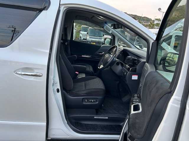 トヨタ ヴェルファイア 3．5Z Gエディション 静岡県 2013(平25)年 12万km ホワイトパールクリスタルシャイン プレミアムサウンド　メーカーＨＤＤナビ　フルセグＴＶ　ＤＶＤ　Ｂｌｕｅｔｏｏｔｈ　カメラ　フリップダウンモニタ　クルーズコントロール　オットマン　パワーシート　両側パワースライドドア　パワーバックドア