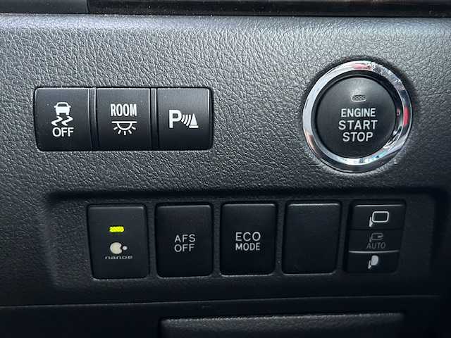 トヨタ ヴェルファイア 3．5Z Gエディション 静岡県 2013(平25)年 12万km ホワイトパールクリスタルシャイン プレミアムサウンド　メーカーＨＤＤナビ　フルセグＴＶ　ＤＶＤ　Ｂｌｕｅｔｏｏｔｈ　カメラ　フリップダウンモニタ　クルーズコントロール　オットマン　パワーシート　両側パワースライドドア　パワーバックドア