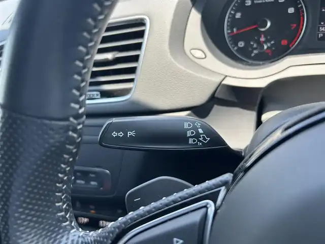 アウディ Ｑ３ 滋賀県 2018(平30)年 5.5万km グレー 125台限定車/専用19インチアルミホイール/ハイグロスブラックパッケージ/ハーフレザーシート/前席シートヒーター/パワーテールゲート/ドラレコ/ETC/純正ナビ/フルセグテレビ