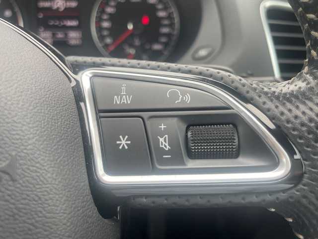 アウディ Ｑ３ Sラインコンペティション 青森県 2018(平30)年 5.5万km デイトナグレーパールエフェクト 4WD/125台限定仕様車/Sラインパッケージ/スポーツサスペンション/ブラックハイグロスタイリングパッケージ/ターボエンジン/純正ナビ/（Bluetooth・TV・CD・DVD）/バックカメラ/ハーフレザーシート/前席パワーシート/前席シートヒーター/パワーバックドア/前後ドライブレコーダー/専用19インチアルミホイール/ブラックルーフレール/LEDオートライト/ヘッドライトウォッシャー/フォグランプ/革巻きステアリング/ステアリングスイッチ/パドルシフト/電動パーキングブレーキ/パワーバックドア/オートエアコン/エアバック　W・サイド・カーテン/ETC/ウインカーミラー/コーナーセンサー/横滑り防止/盗難防止/プッシュスタート/スマートキーX2/保証書/取扱説明書