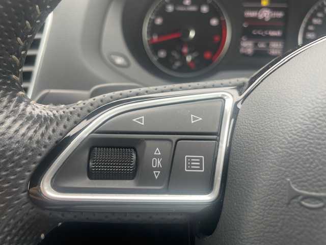 アウディ Ｑ３ Sラインコンペティション 青森県 2018(平30)年 5.5万km デイトナグレーパールエフェクト 4WD/125台限定仕様車/Sラインパッケージ/スポーツサスペンション/ブラックハイグロスタイリングパッケージ/ターボエンジン/純正ナビ/（Bluetooth・TV・CD・DVD）/バックカメラ/ハーフレザーシート/前席パワーシート/前席シートヒーター/パワーバックドア/前後ドライブレコーダー/専用19インチアルミホイール/ブラックルーフレール/LEDオートライト/ヘッドライトウォッシャー/フォグランプ/革巻きステアリング/ステアリングスイッチ/パドルシフト/電動パーキングブレーキ/パワーバックドア/オートエアコン/エアバック　W・サイド・カーテン/ETC/ウインカーミラー/コーナーセンサー/横滑り防止/盗難防止/プッシュスタート/スマートキーX2/保証書/取扱説明書