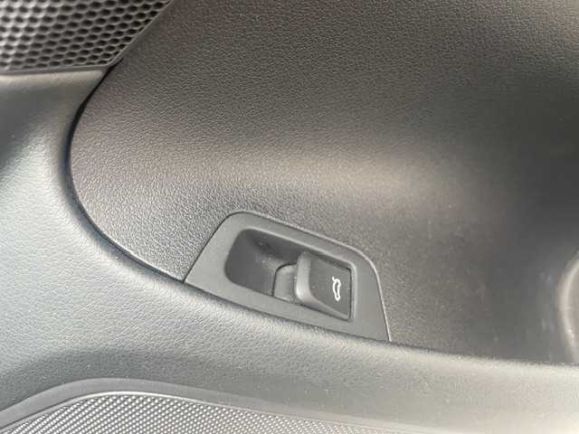 アウディ Ｑ３ Sラインコンペティション 青森県 2018(平30)年 5.5万km デイトナグレーパールエフェクト 4WD/125台限定仕様車/Sラインパッケージ/スポーツサスペンション/ブラックハイグロスタイリングパッケージ/ターボエンジン/純正ナビ/（Bluetooth・TV・CD・DVD）/バックカメラ/ハーフレザーシート/前席パワーシート/前席シートヒーター/パワーバックドア/前後ドライブレコーダー/専用19インチアルミホイール/ブラックルーフレール/LEDオートライト/ヘッドライトウォッシャー/フォグランプ/革巻きステアリング/ステアリングスイッチ/パドルシフト/電動パーキングブレーキ/パワーバックドア/オートエアコン/エアバック　W・サイド・カーテン/ETC/ウインカーミラー/コーナーセンサー/横滑り防止/盗難防止/プッシュスタート/スマートキーX2/保証書/取扱説明書