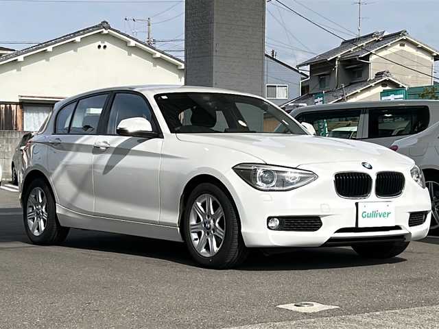 ＢＭＷ １１６ｉ 愛媛県 2014(平26)年 7.4万km アルピンホワイトⅢ メーカーナビ/（CD/DVD/MSV/AUX）/バックカメラ/スマートキー/プッシュスタート/クルーズコントロール/ステアリングスイッチ/ISOFIX/オートライト/フォグランプ/MTモード