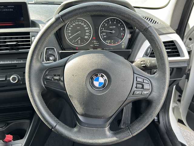 ＢＭＷ １１６ｉ 愛媛県 2014(平26)年 7.4万km アルピンホワイトⅢ メーカーナビ/（CD/DVD/MSV/AUX）/バックカメラ/スマートキー/プッシュスタート/クルーズコントロール/ステアリングスイッチ/ISOFIX/オートライト/フォグランプ/MTモード