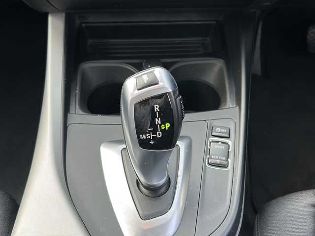 ＢＭＷ １１６ｉ 愛媛県 2014(平26)年 7.4万km アルピンホワイトⅢ メーカーナビ/（CD/DVD/MSV/AUX）/バックカメラ/スマートキー/プッシュスタート/クルーズコントロール/ステアリングスイッチ/ISOFIX/オートライト/フォグランプ/MTモード