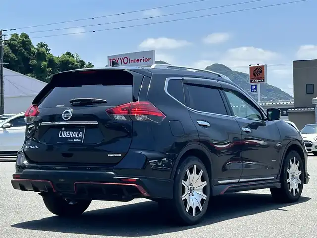 日産 エクストレイル ハイブリッド 20S 福岡県 2018(平30)年 9.9万km ダイヤモンドブラック ・純正SDナビ/【CD.DVD、.BT.フルセグ.iPod.AUX.AM.FM】/・３６０度カメラ/・デジタルインナーミラー/・NISMOエアロ/・ETC/・ステアリングリモコン/・LEDヘッドライト/・フォグライト/・オートライト/・撥水カプロンシート/・電格ウィンカーミラー/・ドアバイザー/・スペアキー有り