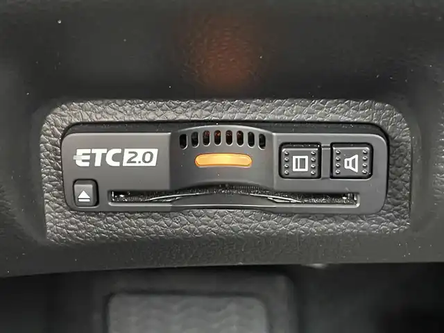 ホンダ ヴェゼル ハイブリッド e:HEV Z 山梨県 2021(令3)年 4.8万km プラチナホワイトパール 純正メモリナビ/純正フルセグTV/Bluetooth接続/アラウンドビューモニター/バックモニター/ETC2.0/シートヒーター/純正１８インチアルミホイール/電動リアゲート/コーナーセンサー/前後ドライブレコーダー/エアバックW＋サイド/カーテンエアバッグ/スペアキー　１本/取扱説明書/保証書