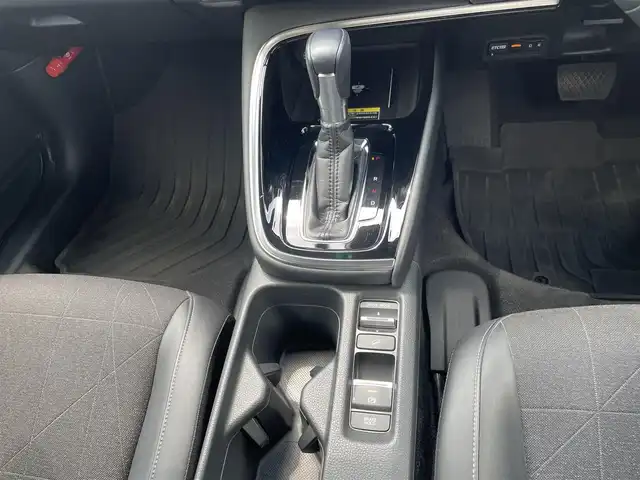 ホンダ ヴェゼル ハイブリッド e:HEV Z 山梨県 2021(令3)年 4.8万km プラチナホワイトパール 純正メモリナビ/純正フルセグTV/Bluetooth接続/アラウンドビューモニター/バックモニター/ETC2.0/シートヒーター/純正１８インチアルミホイール/電動リアゲート/コーナーセンサー/前後ドライブレコーダー/エアバックW＋サイド/カーテンエアバッグ/スペアキー　１本/取扱説明書/保証書