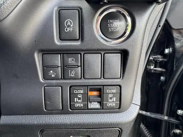トヨタ ヴォクシー ZS 煌Ⅱ 三重県 2019(令1)年 5.5万km イナズマスパーキングブラックガラスフレーク トヨタセーフティーセンス/純正10インチナビ【NSZN-Z68T】/・地デジTV/・DVD/CD/・Bluetooth/バックカメラ/ステアリングリモコン/両側パワースライドドア/クルーズコントロール/アイドリングストップ/LEDヘッドライト/LEDフォグライト/オートライト/コーナーセンサー/純正16インチアルミホイール/ビルトインETC/スマートキー×2