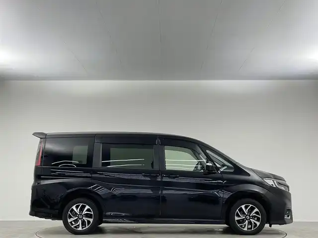 ホンダ ステップワゴン スパーダ ホンダセンシング 埼玉県 2019(令1)年 5.5万km プレミアムスパークルブラックパール ホンダセンシング　純正１０インチナビ　フルセグＴＶ　Ｂｌｕｅｔｏｏｔｈ　バックカメラ　純正１１．６インチフリップダウンモニター　両側パワースライドドア　レーダークルーズコントロール　ＥＴＣ　ドラレコ