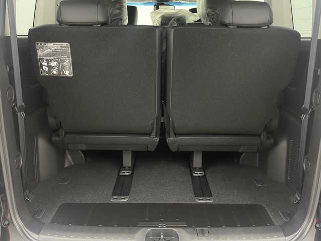 三菱 デリカＤ：５ シャモニー 大阪府 2025(令7)年 0.1千km 黒 登録済み未使用車/バックカメラ(全方位)/100V電源/クルーズコントロール(追従走行あり)/ブラインドスポットモニター/パドルシフト/オートライト/オートマチックハイビーム/衝突軽減システム/横滑り防止システム/ステアリングヒーター/パワーシート(運転席)/パワーバックドア/両側パワースライドドア/スマートキー/純正18インチAW/保証書/取扱説明書