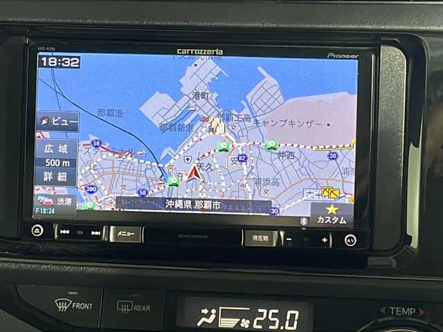 トヨタ アクア S 沖縄県 2016(平28)年 9万km シルバーマイカM 禁煙車/社外7インチナビ（HVIC-RZ06）/（フルセグ/CD/DVD/BT）/バックカメラ/前方ドライブレコーダー/純正フロアマット/プッシュスタート/スマートキー/ETC
