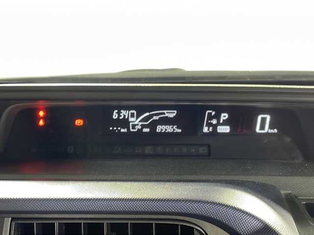 トヨタ アクア S 沖縄県 2016(平28)年 9万km シルバーマイカM 禁煙車/社外7インチナビ（HVIC-RZ06）/（フルセグ/CD/DVD/BT）/バックカメラ/前方ドライブレコーダー/純正フロアマット/プッシュスタート/スマートキー/ETC