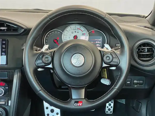 トヨタ ８６ GRスポーツ 岐阜県 2020(令2)年 2.9万km クリスタルホワイトパール ワンオーナー　/メーカー純正ナビ//フルセグテレビ/Bluetooth/CD/DVD /純正ドライブレコーダー　/純正ETC　/純正17インチアルミホイール　/純正フロアマット　/リアフォグランプ　/ドアバイザー/保証書/取扱説明書/ナビ取扱説明書