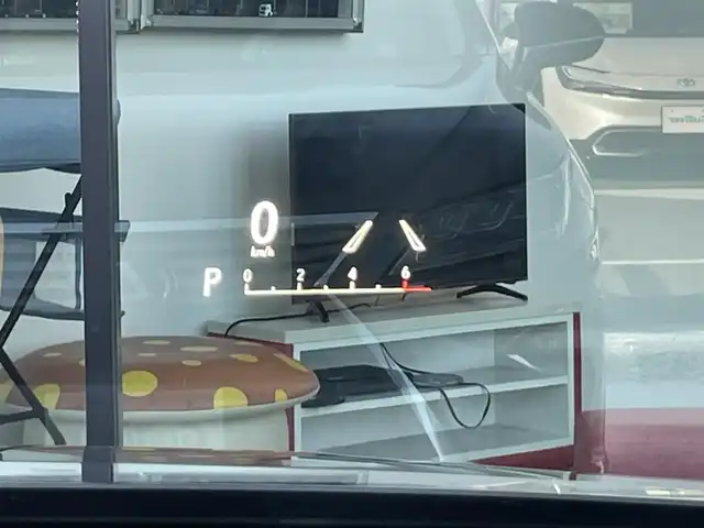レクサス ＲＸ 450h バージョンL 香川県 2017(平29)年 5.1万km グラファイトブラックガラスフレーク 登録時走行距離；50853km/サンルーフ/純正ナビ/全方位カメラ/ドライブレコーダー/ETC/衝突被害軽減システム/ヘッドアップディスプレイ/クルーズコントロール/ブラインドスポットモニター/クリアランスソナー/LEDヘッドライト/パワーシート/シートヒーター/ベンチレーション/ハンドルヒーター/電動リアゲート/電子パーキング/純正フロアマット/スマートキー