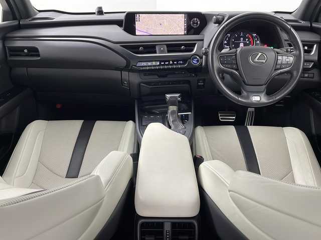 レクサス ＵＸ 250h Fスポーツ 道央・札幌 2018(平30)年 5.7万km テレーンカーキマイカM ・4WD/・寒冷地仕様/・純正ナビ&TV&CD&DVD&BT/・全方位カメラ/・プリクラッシュセーフティ/・クルーズコントロール/・シートヒーター/・ステアリングヒーター/・パワーバックドア/・レザーシート/・パワーシート/・純正ドライブレコーダー/・ETC/・LEDヘッドライト/・オートマチックハイビーム