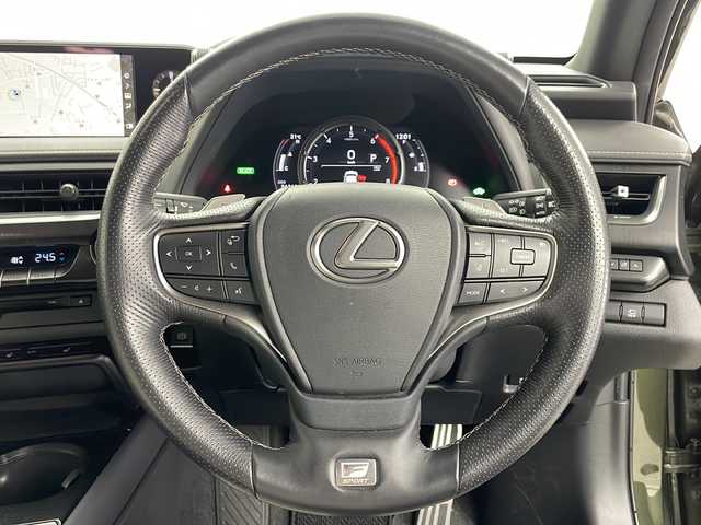 レクサス ＵＸ 250h Fスポーツ 道央・札幌 2018(平30)年 5.7万km テレーンカーキマイカM ・4WD/・寒冷地仕様/・純正ナビ&TV&CD&DVD&BT/・全方位カメラ/・プリクラッシュセーフティ/・クルーズコントロール/・シートヒーター/・ステアリングヒーター/・パワーバックドア/・レザーシート/・パワーシート/・純正ドライブレコーダー/・ETC/・LEDヘッドライト/・オートマチックハイビーム
